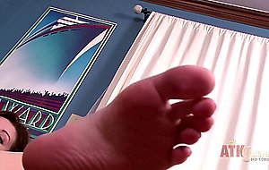 Nude teen girl Kelly Anderson goes crazy about playing with dildo