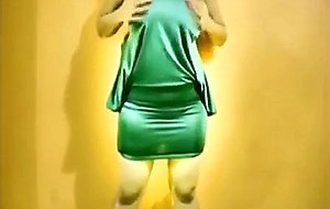 Extra thick mama stripping and teasing