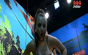 Chubby girls with natural tits are addicted to urine - 666bukkake 