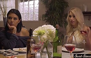 Highheeled stepmom fucked in missionary pose