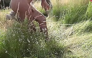 Kd on her knee outdoor 