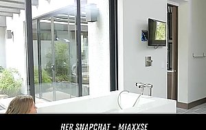 Selfie Taking Fucked After Pussy Scrub HER SNAPCHAT MIAXXSE
