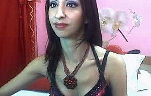 Slim tranny jerks off her big dick