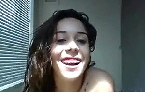 Hot amateur babe fingers and toys her pussy in the bath