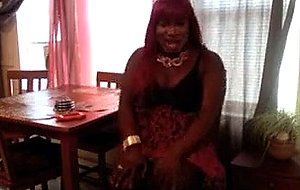 Plump tranny chick solo