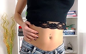 Hot babe with huge tits showing hergoods 