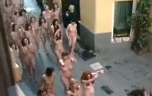 Spencer tunick's mass nudity event in valencia 