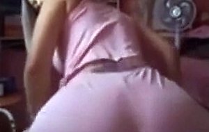 Rafaela de melo rebolando seu cuzao gigante 