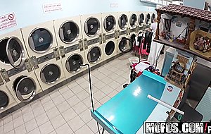 Mofos pervs on patrol annika eve latina gets facial in laundromat