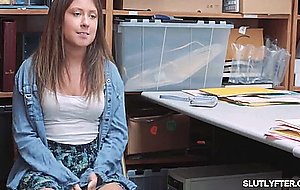 Bella's pussy stuff with tommy's rod 