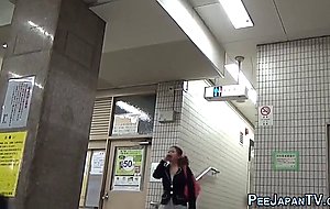 Sexy asian pissing in public 