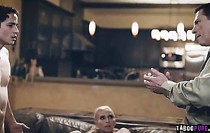 Treating milf christie stevens right 