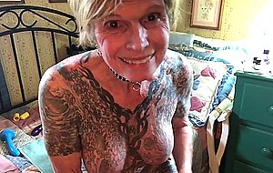 Anniebliss fucked up, plays solo, and climaxes 5/6 