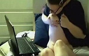 Gamer girl fucks pussy