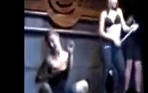Tiraram a roupa no baile funk-sacanagemcom(sacanag
