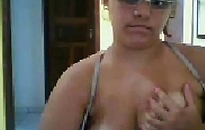 Chuby shows tits on cyber