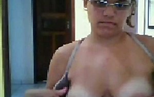 Chuby shows tits on cyber