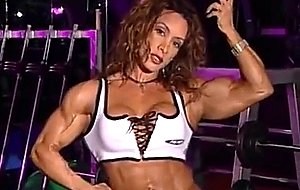 Bodybuilder milf in training