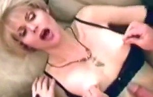 Guy fucks mature tranny after sucking