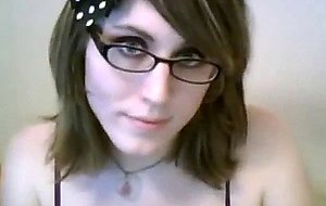 Hot teen ts shows off on cam