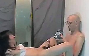 Amateur tranny gets a cum on her face