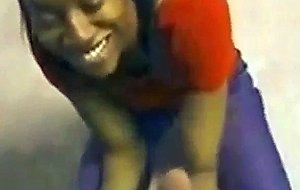 Ebony amateur loves to suck 