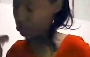 Ebony amateur loves to suck 