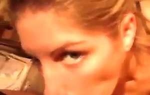 Svensk Blond suger som ett proffs