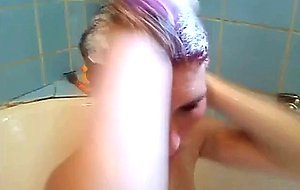 Claudia Odenweller in der Wanne