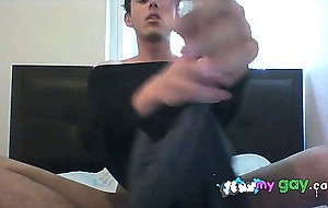 Young guy wank and cum on bed