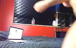 Webcam girl shaking her ass