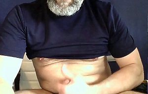 Bearded stud unloading