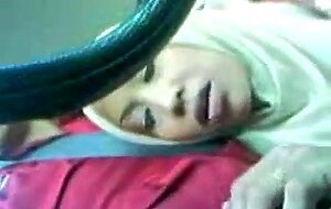 malay girl sucking dick in car