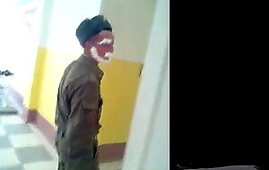 Soldado gostosinho flagrado no banho