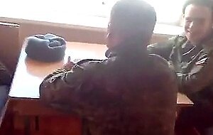 Soldado gostosinho flagrado no banho