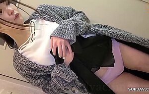 [individual] what does a grown do to help her mom