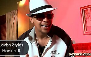 Lavish styles in hookin it