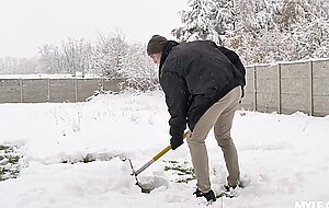 Giulia diamond, shovel and shoot