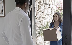 Bella blu has a bull deliver a big back door package [ultrahd 4k 2160p]