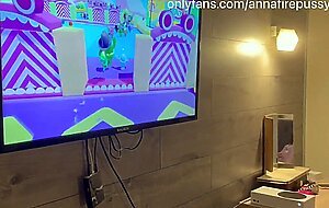 Annafirepussy, young honey wife jerked off with a gamepad and got cum on her face. squirt on face
