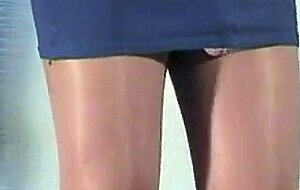 Pantyhose Handjob by Crossdressing Amateur