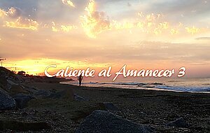 Linda del sol, caliente al amanecer 3