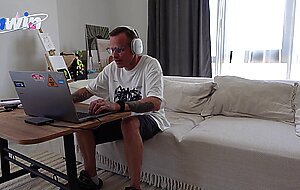 Ghomestory, my stepmom decided to check if i was gay!