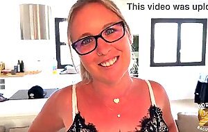 Marie, la milf blonde la plus...
