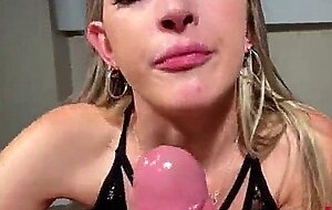 Sexy amateur valentina sloppy dick sucking & facial