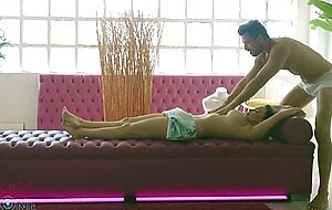 Colombian super big ass hottie got a massage and a dick for the same price!