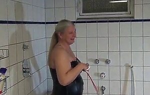 Spray cream out of a teen ass, in the slave mouth, farted, with clean pissing of