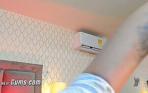 Bubble Butt Chick Pleasures Her Cunt