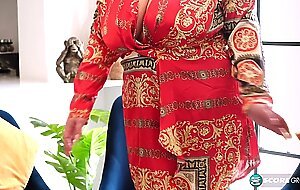 Remi Ferdinand: People Stare, but I Love It