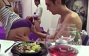 La ninfomana Cloe quiere follar con todos en First FAKings!